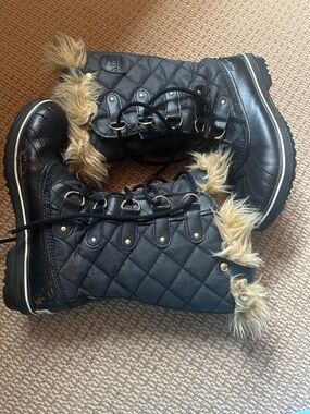 Sorel Joan of Arc classic winter boots size 10 black faux fur